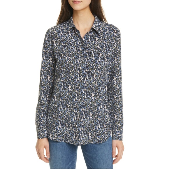 NEW EQUIPMENT Slim Signature Silk Button Up Collared Shirt in Blue Multi Pattern - Picture 1 of 15